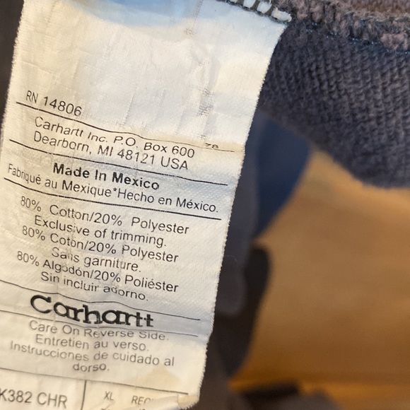 Carhartt zip up hoodie - Picture 8 of 9